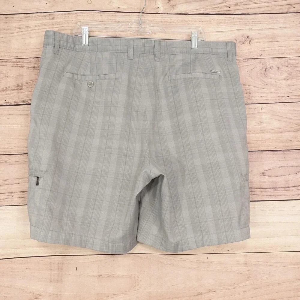 Greg Norman Shorts Mens 40 Gray Plaid Microfiber Stretch 9 Inseam Golf